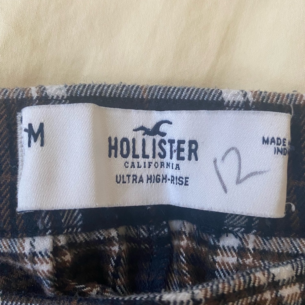 Hollister pleated plaid skirt - Picture 3 of 3